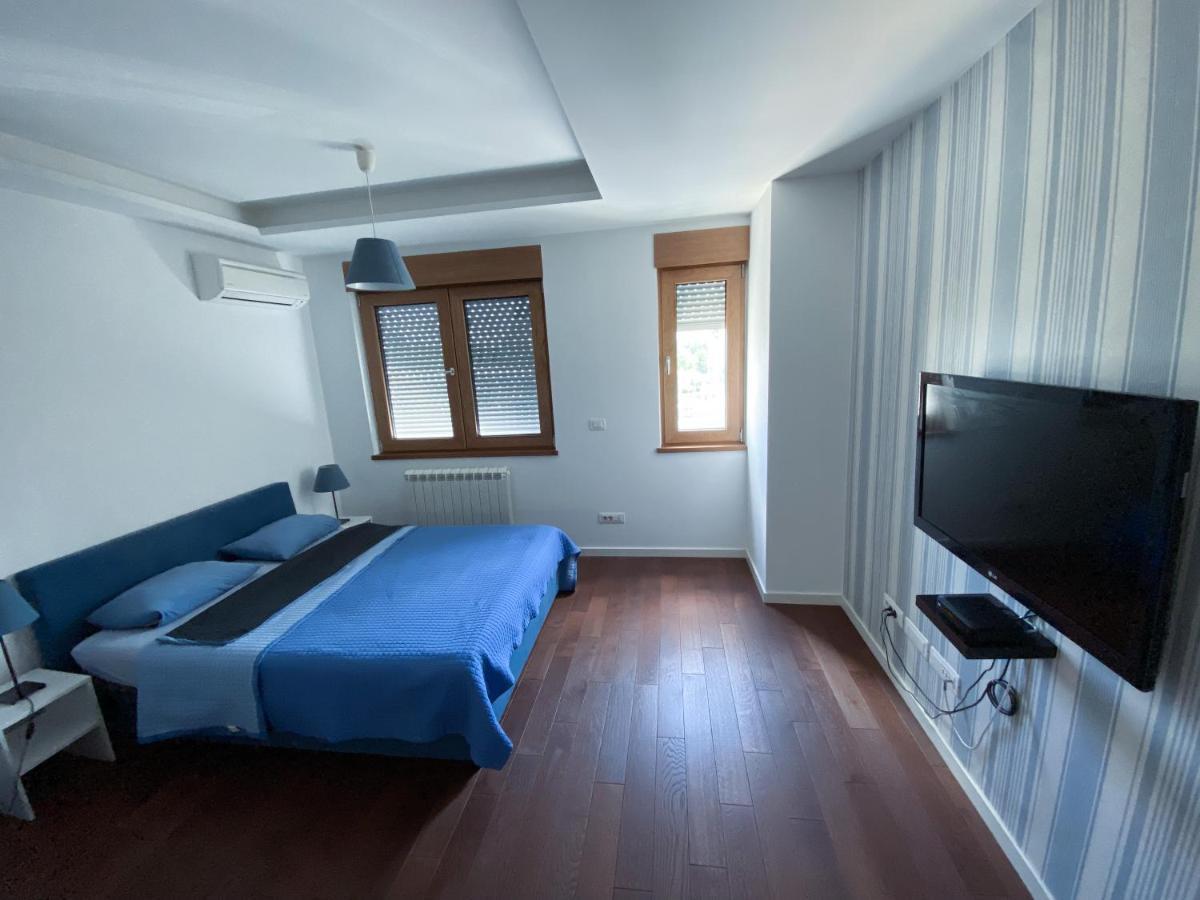 Apartment Azzurro lux Belgrado Esterno foto